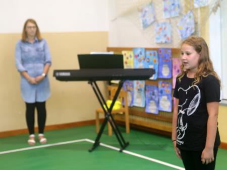 PRVOŠOLČKI BEGUNJE 03 FOTO LJUBO VUKELIČ